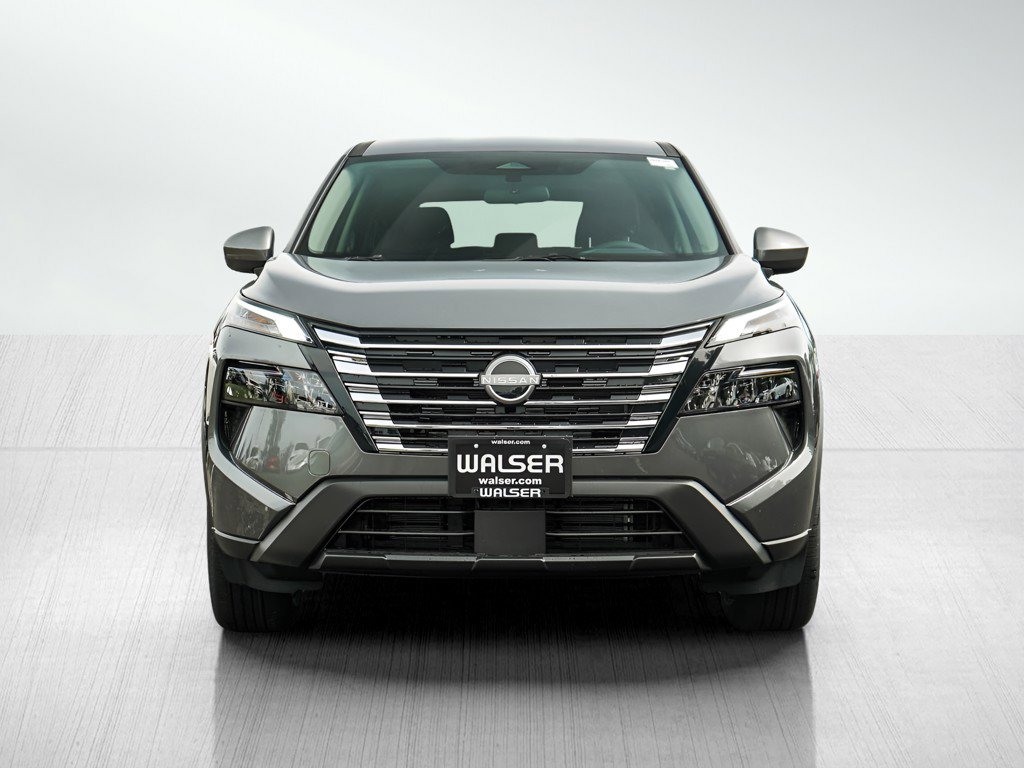 2026 Nissan Rogue SV photo 2