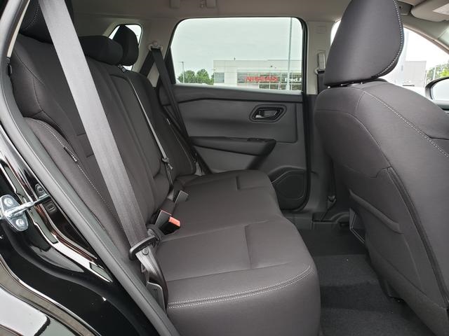 2025 Nissan Rogue S photo 15