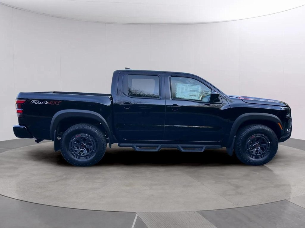 2026 Nissan Frontier Crew Cab PRO-4X photo 2