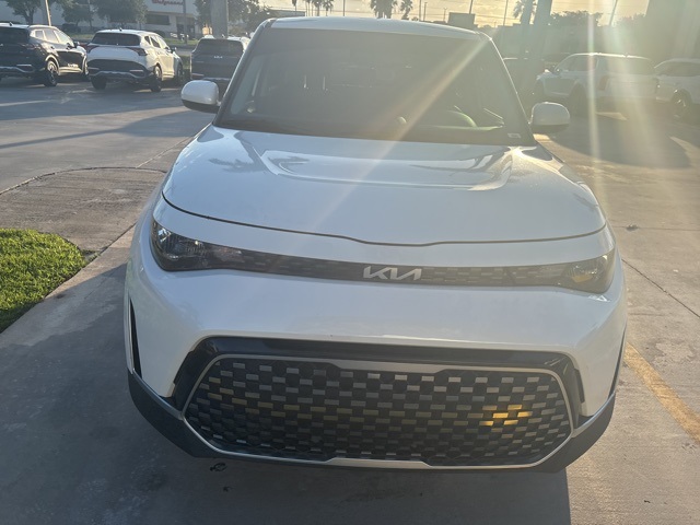 2023 Kia Soul EX photo 2
