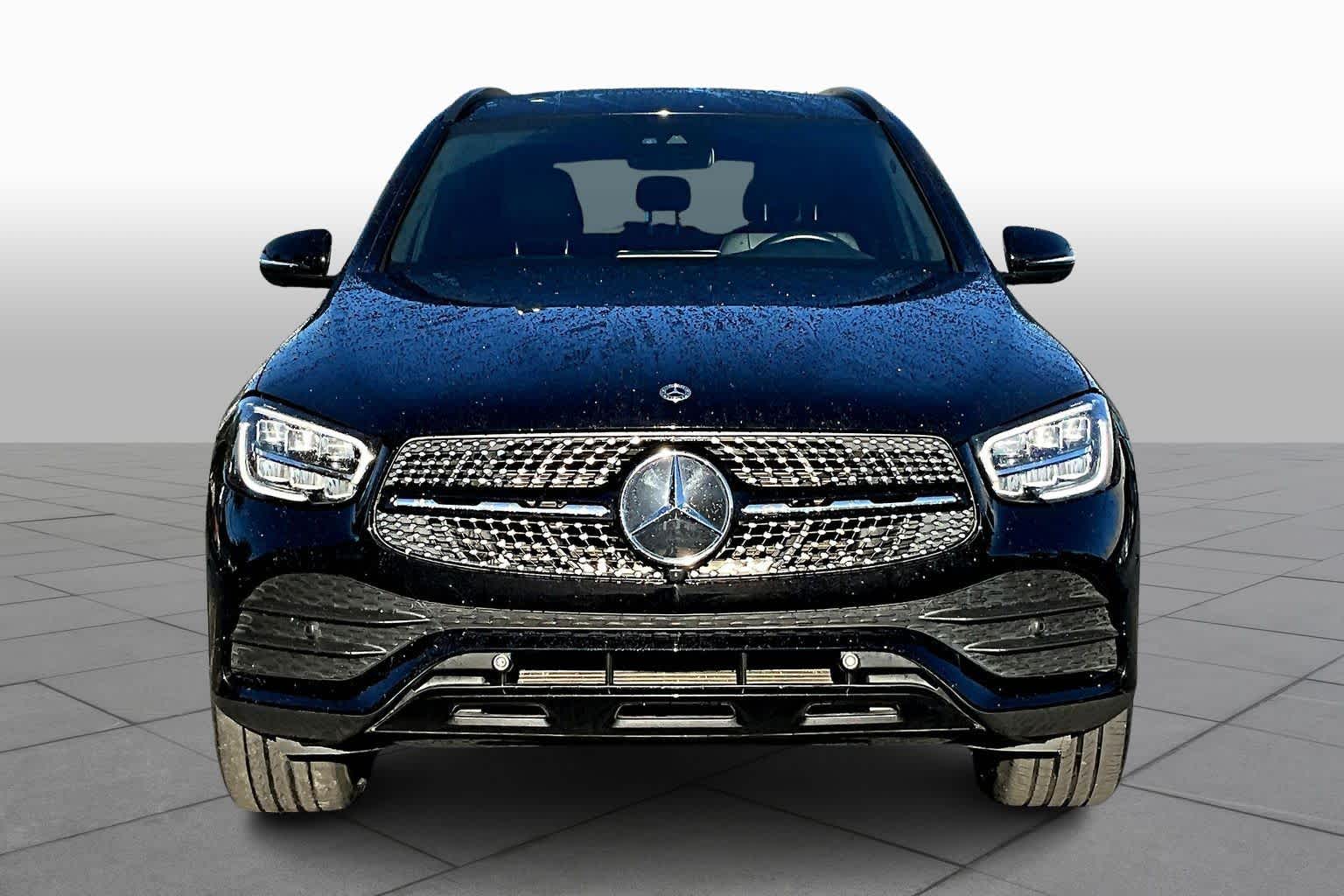 2022 Mercedes Benz GLC 300 photo 2