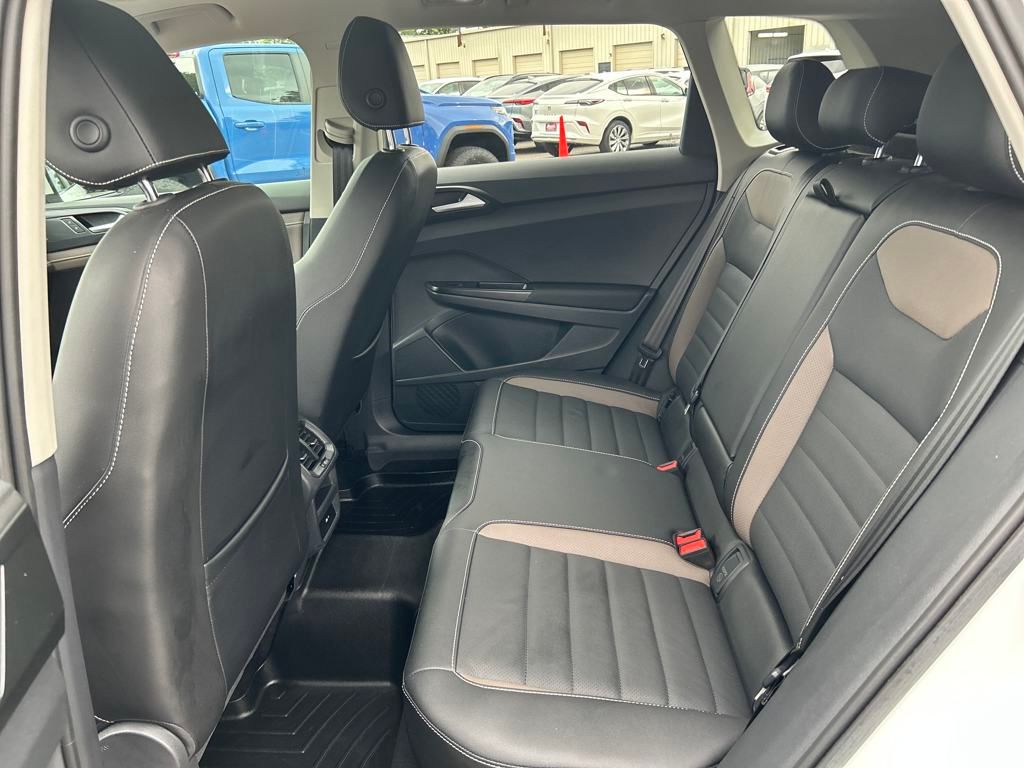 2023 Volkswagen Taos SEL photo 23