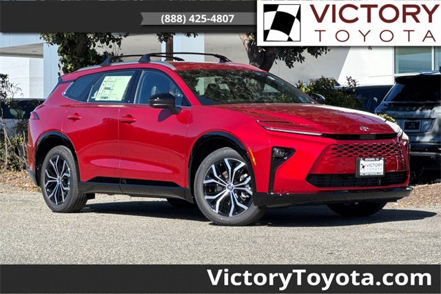 2025 Toyota Crown Signia XLE's photo