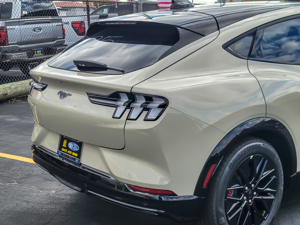 2025 FORD MUSTANG MACH-E - Image 8