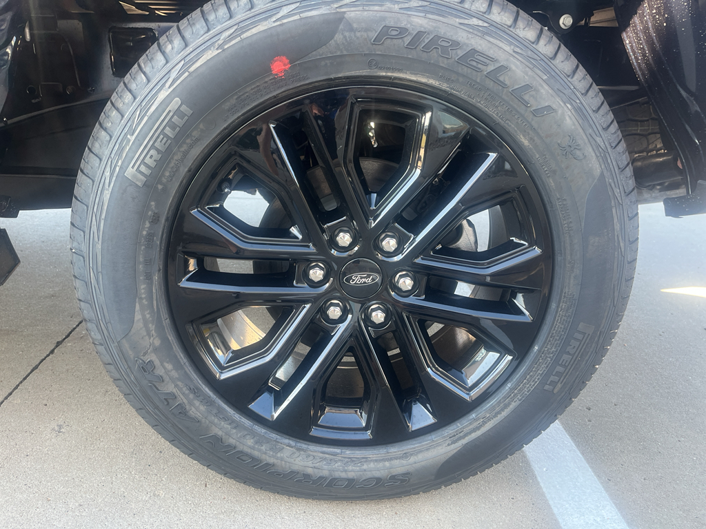 2025 Ford F-150 XLT photo 9