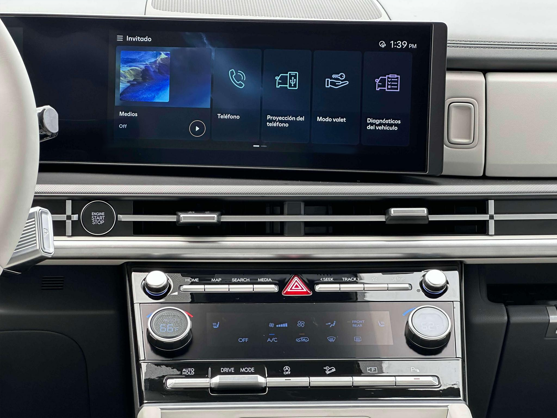New 2025 White Hyundai SEL FWD image 19
