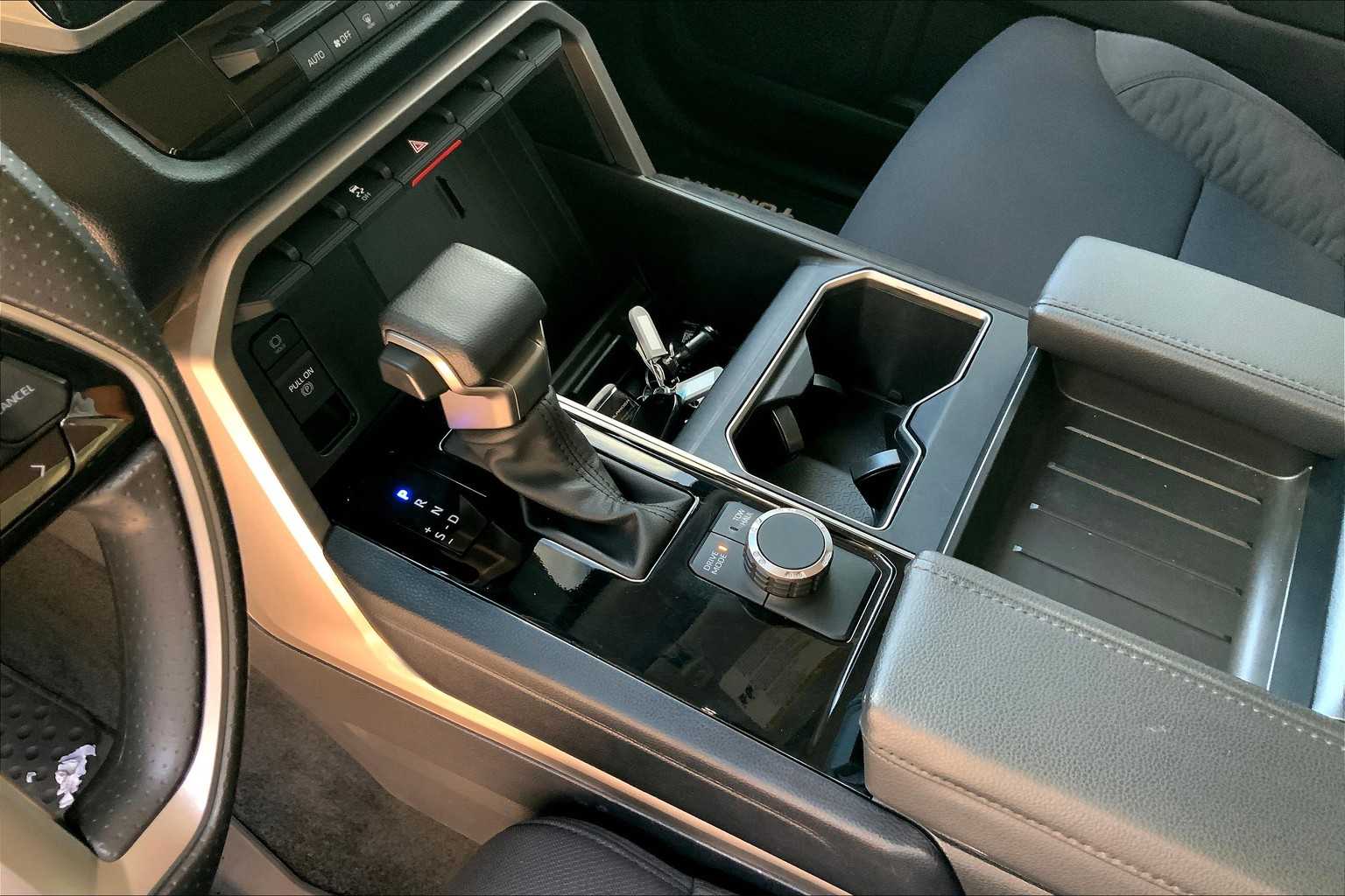 2024 Toyota Tundra SR5 Double Cab photo 14