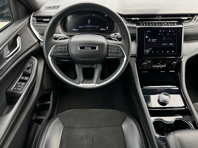 2023 Jeep Grand Cherokee Altitude photo 10