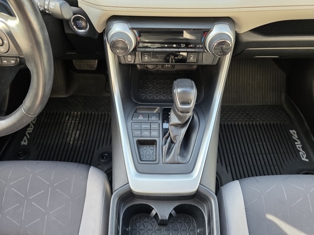 2019 Toyota RAV4 XLE photo 20
