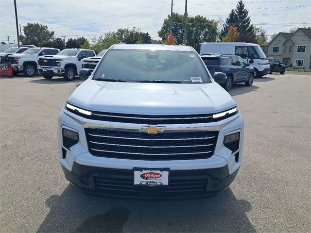 2026 Chevrolet Traverse High Country photo 2