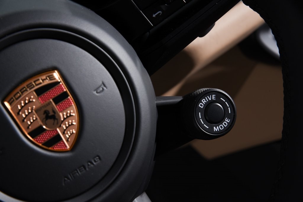 2025 Porsche Cayenne photo 19