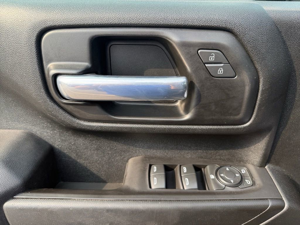 2021 Chevrolet Silverado 2500HD Custom photo 8