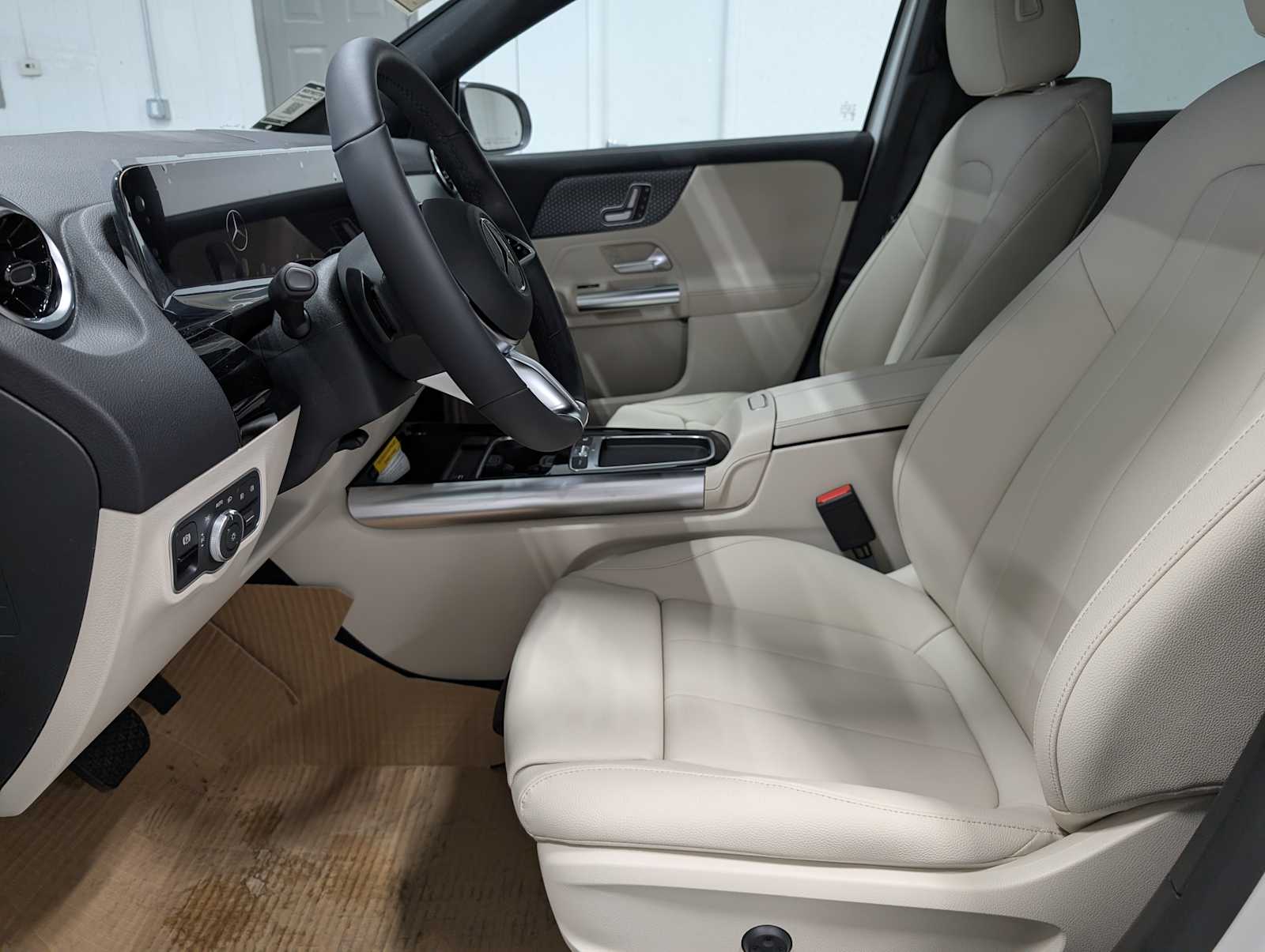 2025 Mercedes Benz GLA 250 4MATIC photo 4