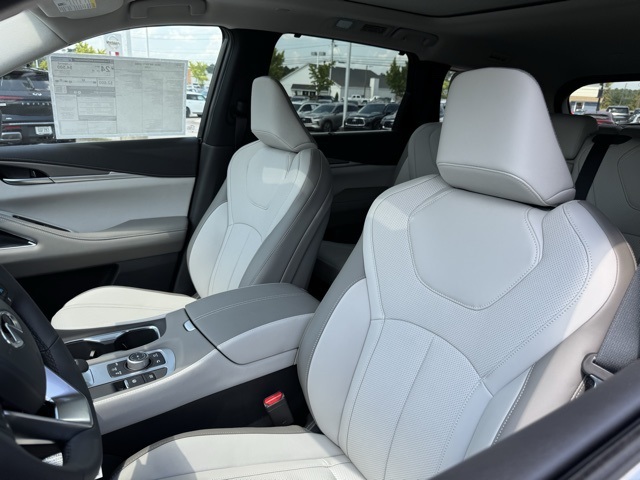 2026 Infiniti QX60 Luxe photo 6