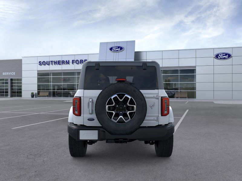 2025 Ford Bronco Outer Banks photo 4