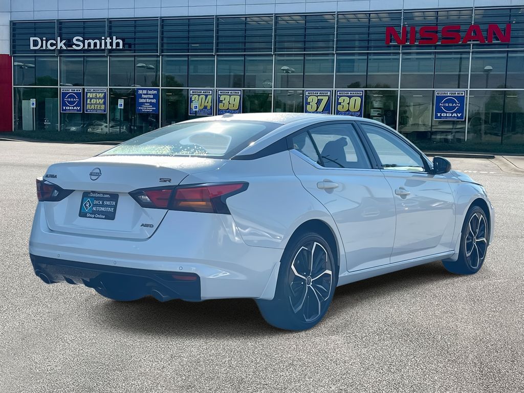 2024 Nissan Altima 2.5 SR photo 6