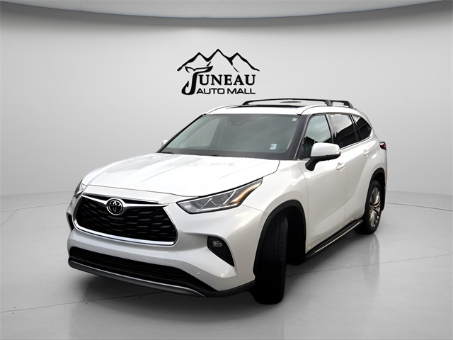 2022 Toyota Highlander Platinum photo 3