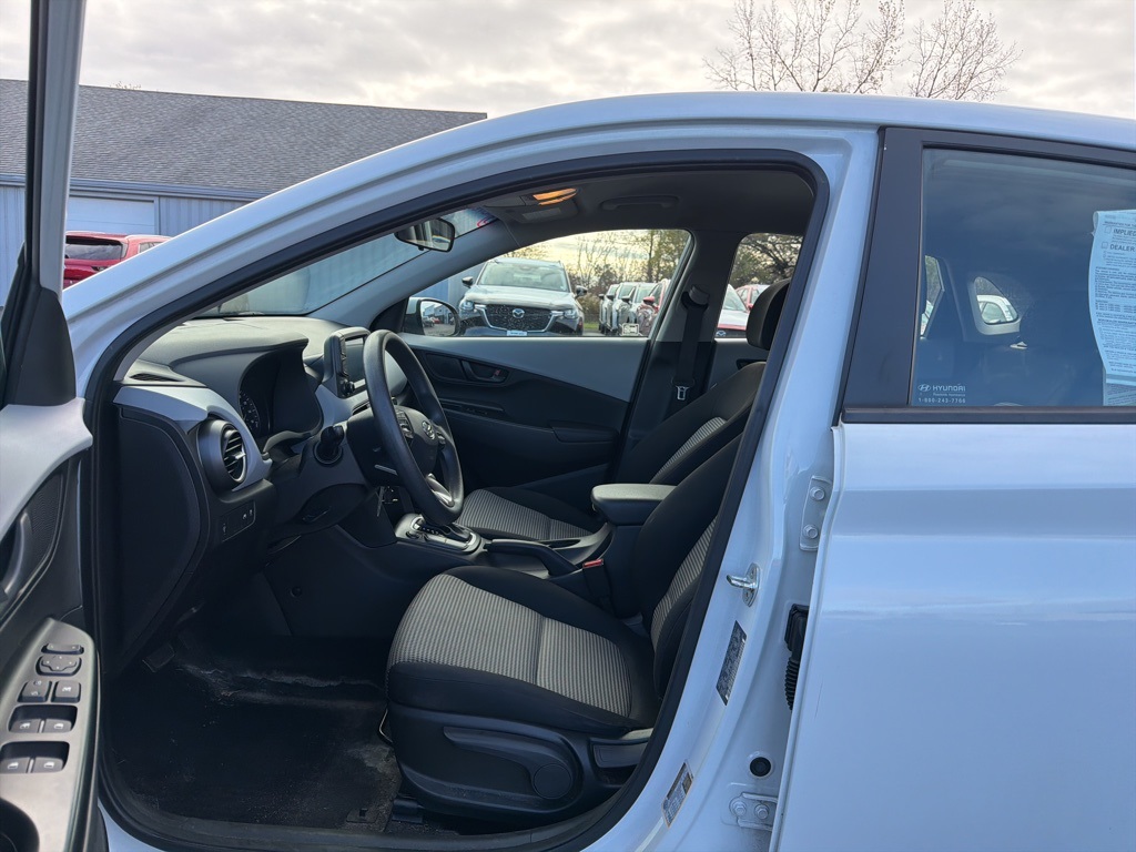 Used 2020 Hyundai Kona SE with VIN KM8K1CAA6LU548687 for sale in Canandaigua, NY