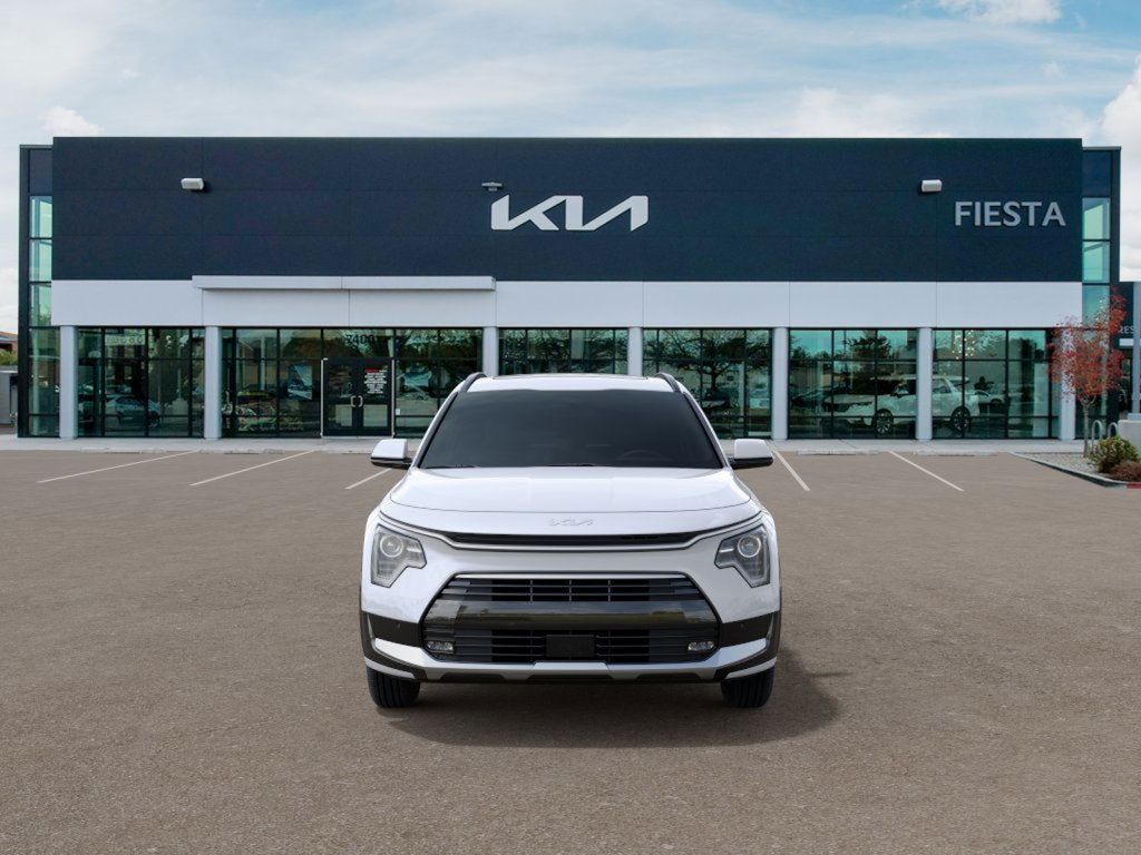 2025 Kia Niro SX photo 2