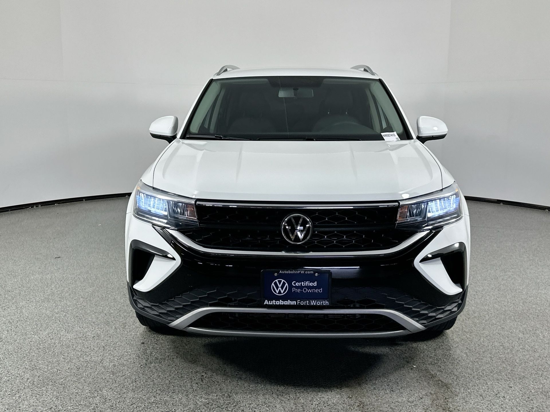 2022 Volkswagen Taos SE photo 2