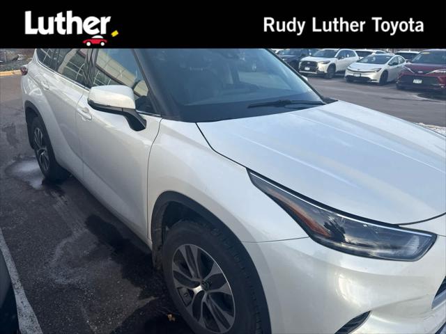 2021 Toyota Highlander XLE's photo