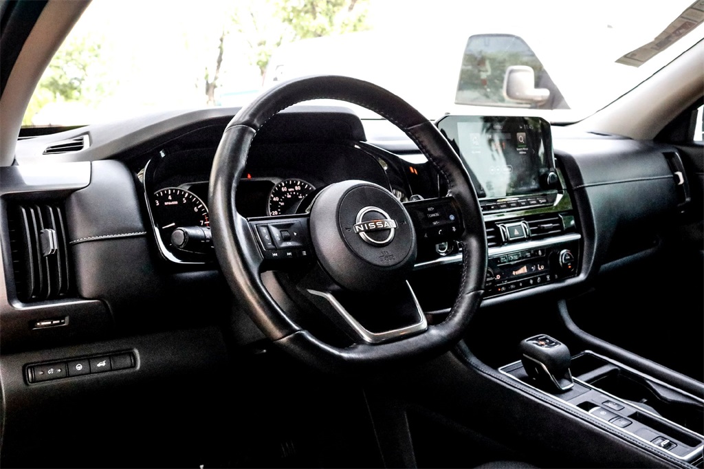 2023 Nissan Pathfinder SL photo 15