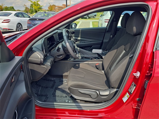 2025 Hyundai Elantra SEL Sport photo 11