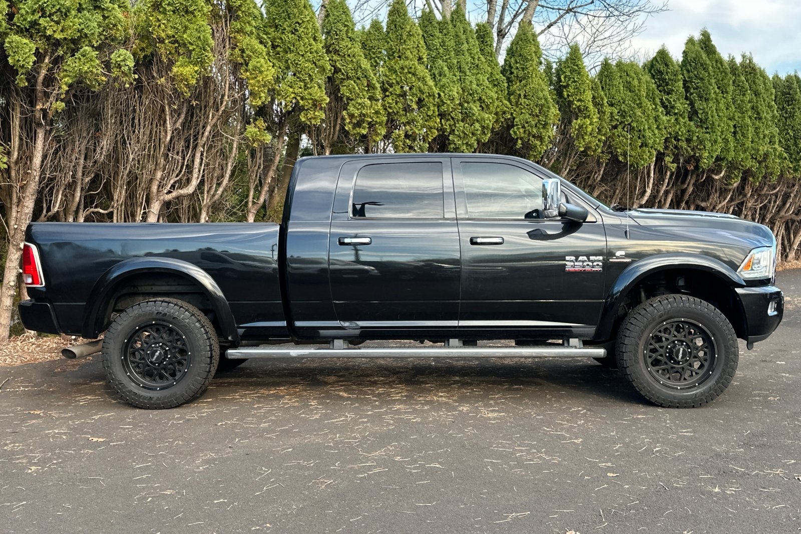 2015 Ram 3500 Laramie Longhorn photo 3