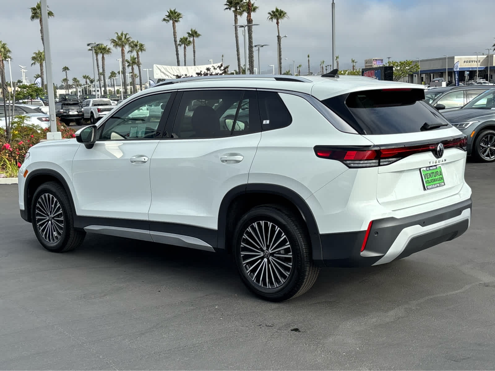 2025 Volkswagen Tiguan S photo 4