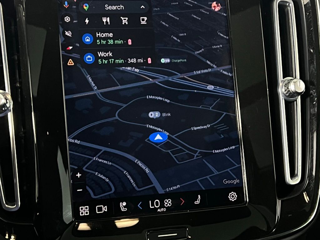 2023 Volvo XC40 Recharge Ultimate photo 14
