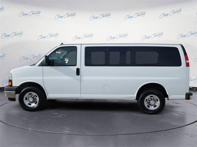 2020 Chevrolet Express Passenger 3500 photo 2
