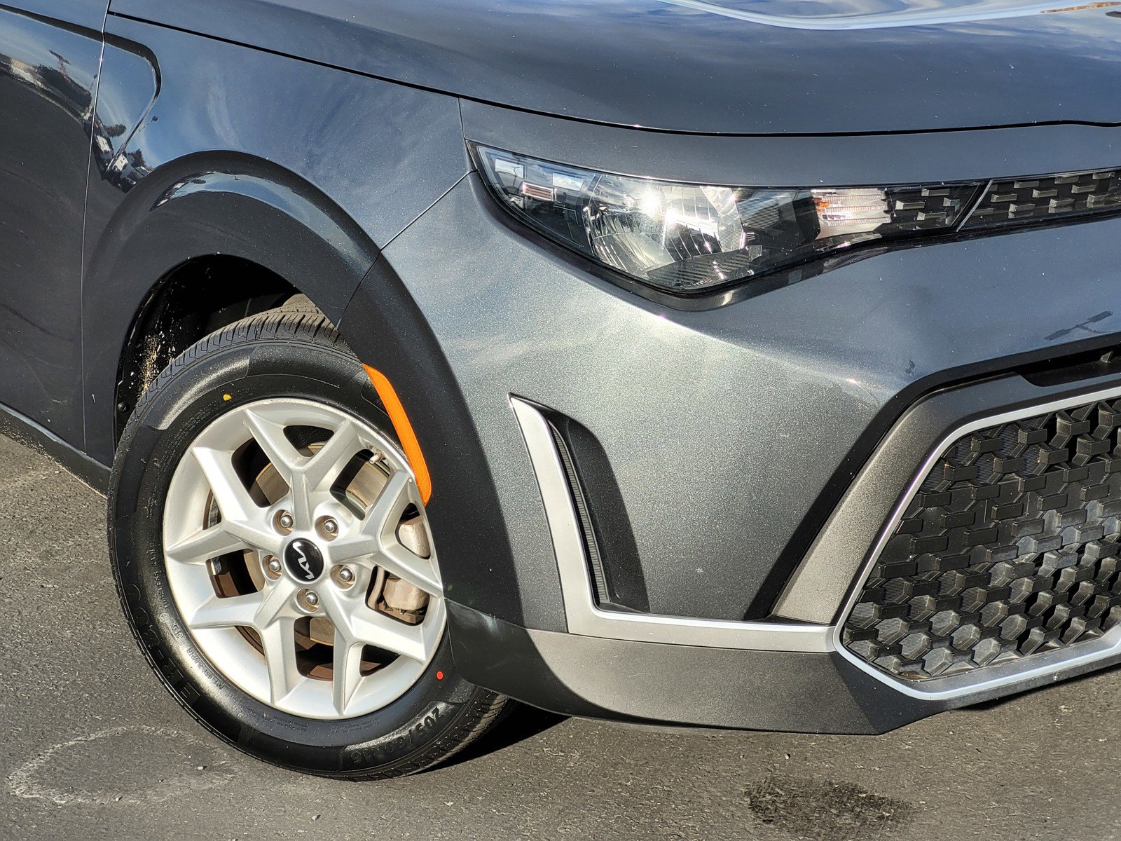 2023 Kia Soul LX photo 3