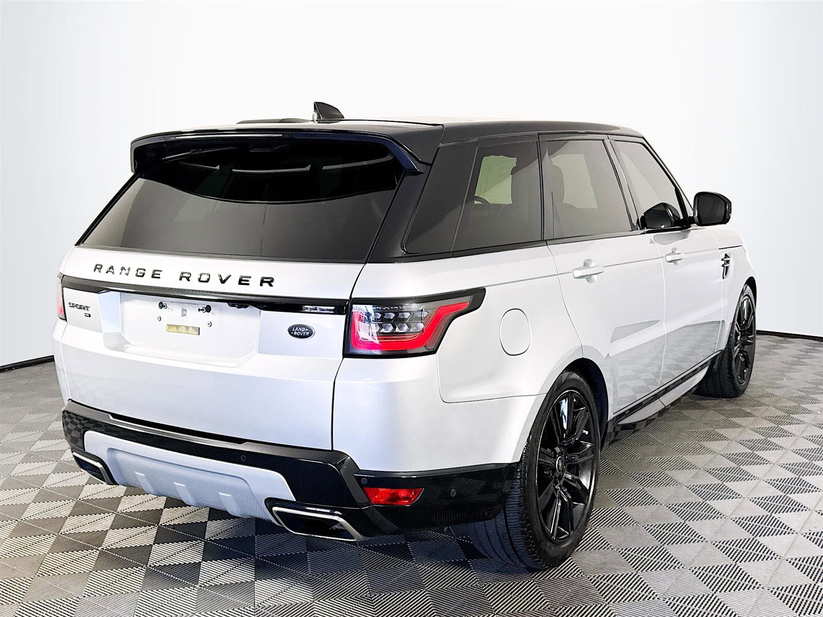 2020 Land Rover Range Rover Sport HSE photo 5