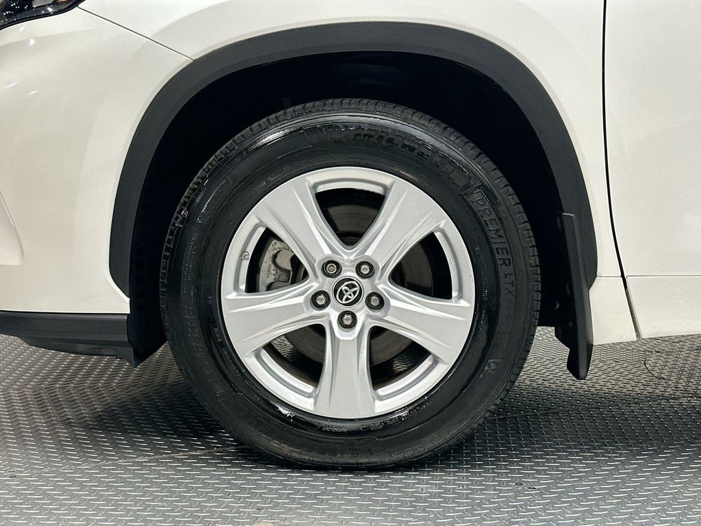 2020 Toyota Highlander L photo 5