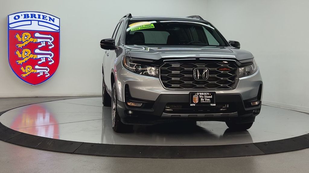 2022 Honda Passport TrailSport photo 2