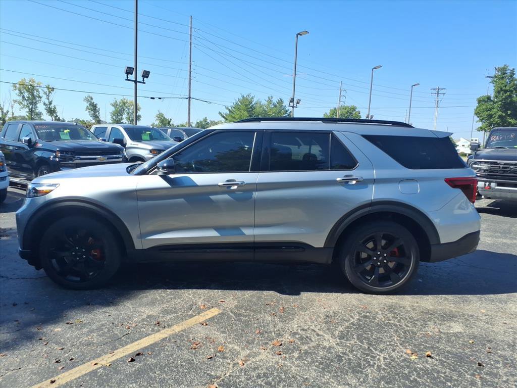 2020 Ford Explorer ST photo 32