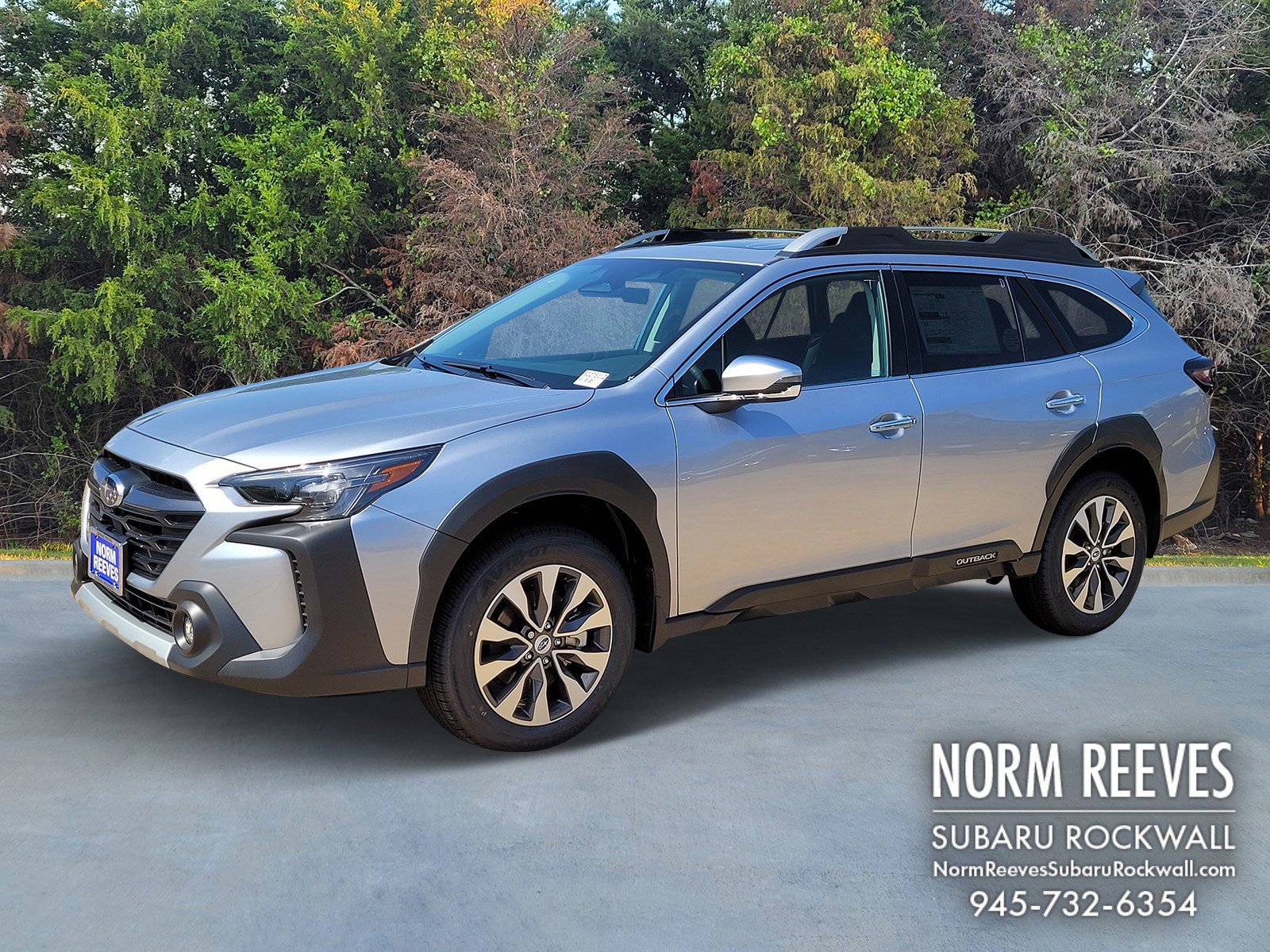 2025 Subaru Outback Touring's photo