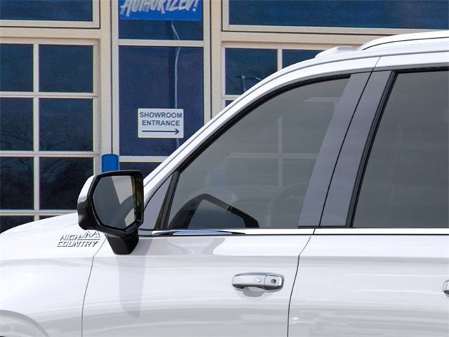 2025 Chevrolet Suburban High Country photo 11