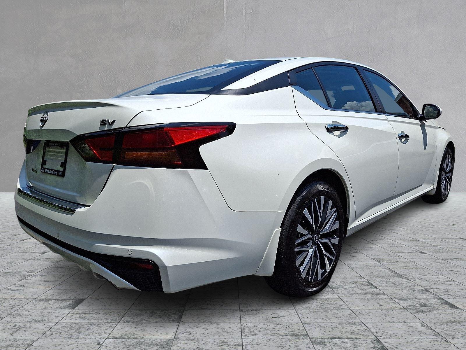 2023 Nissan Altima 2.5 SV photo 6
