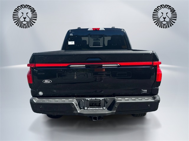 2025 Ford F-150 Lightning Platinum photo 4