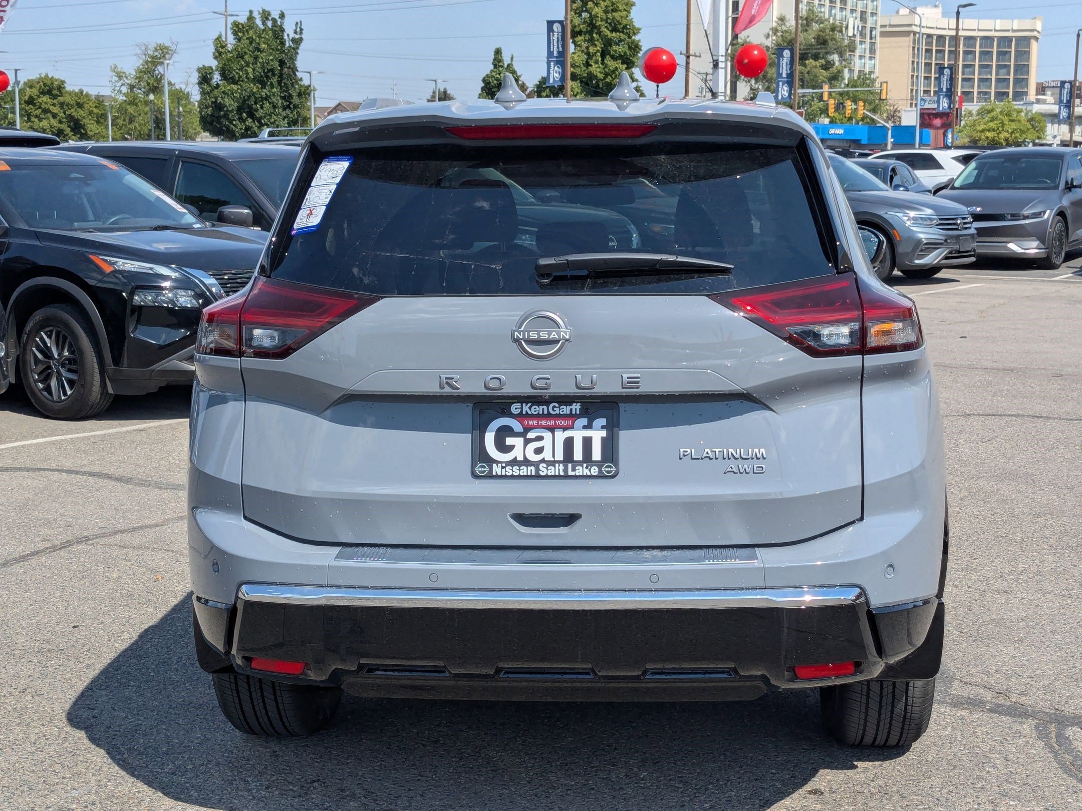 2025 Nissan Rogue Platinum photo 4