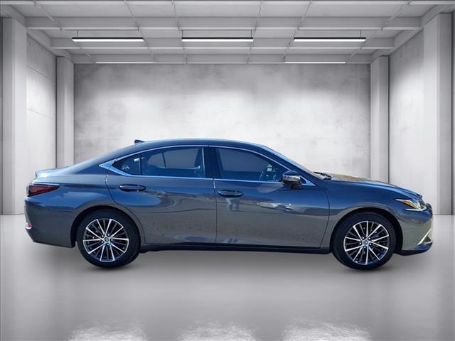 2025 Lexus ES 350 photo 2