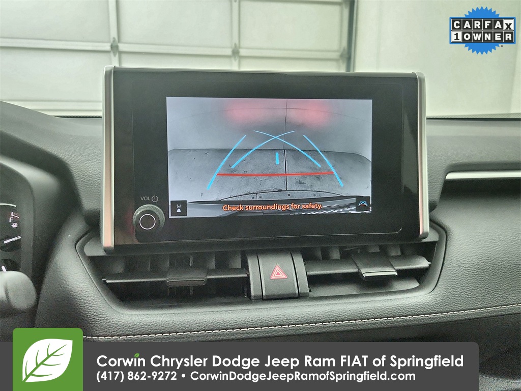 2024 Toyota RAV4 XLE photo 24