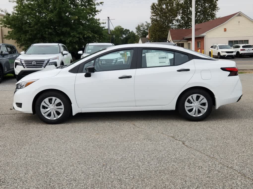 2025 Nissan Versa S photo 4