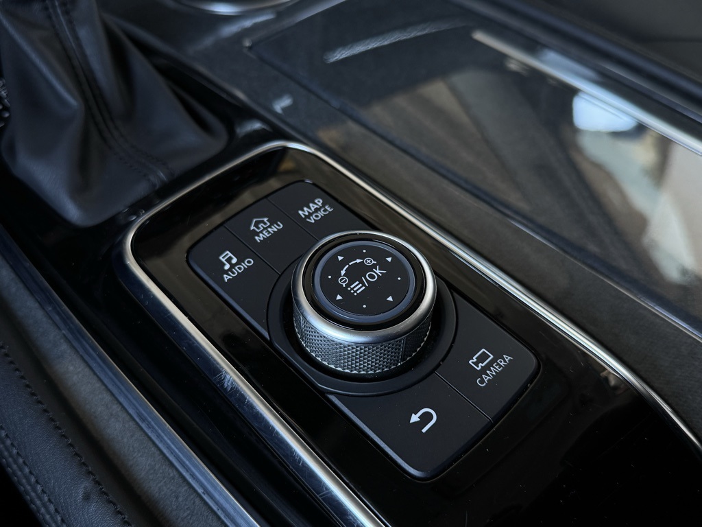 2023 Nissan Armada SV photo 29