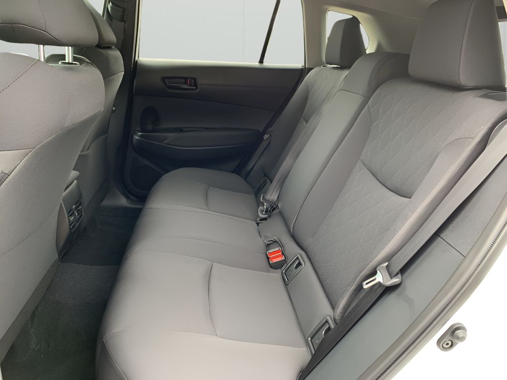2025 Toyota Corolla Cross LE photo 11