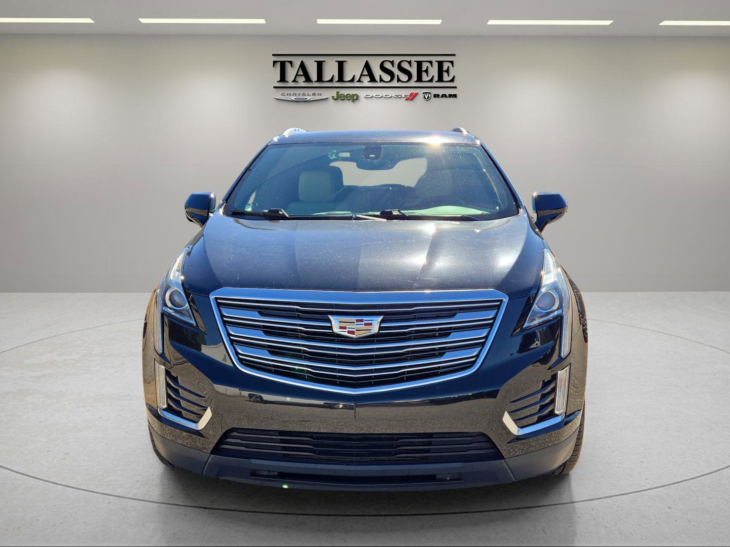 2018 Cadillac XT5 photo 2