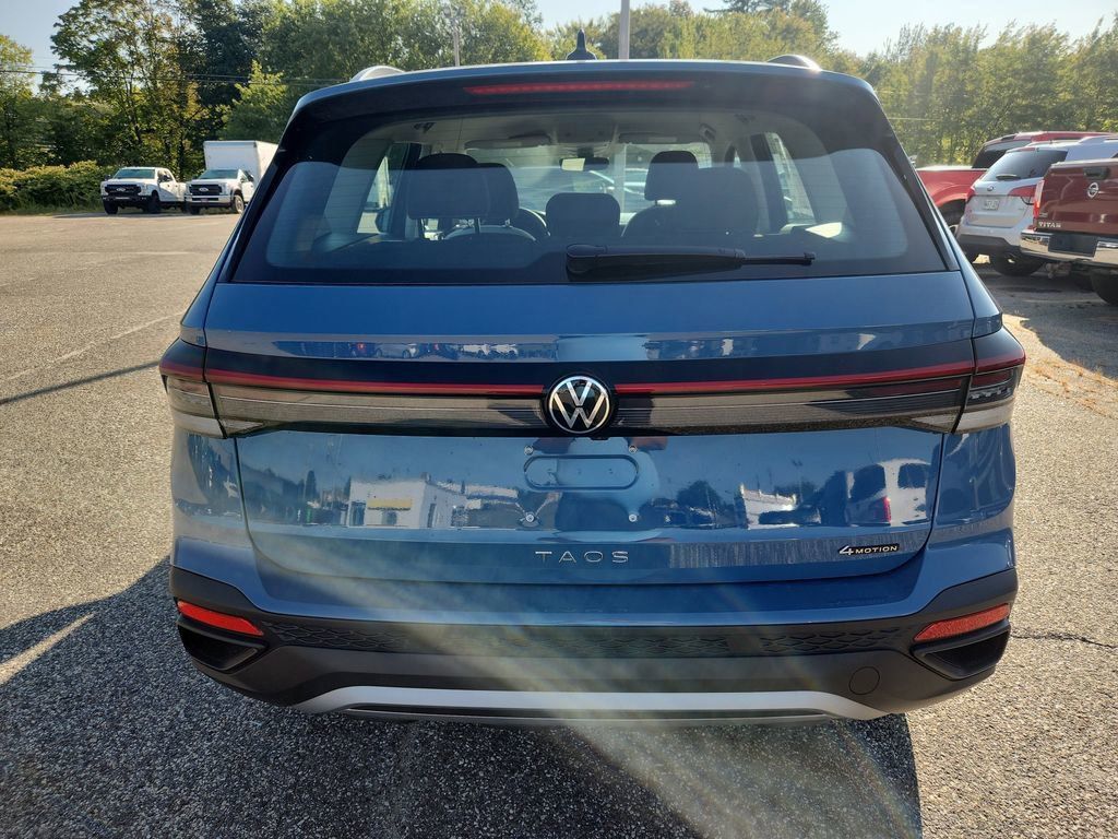 2025 Volkswagen Taos S photo 3