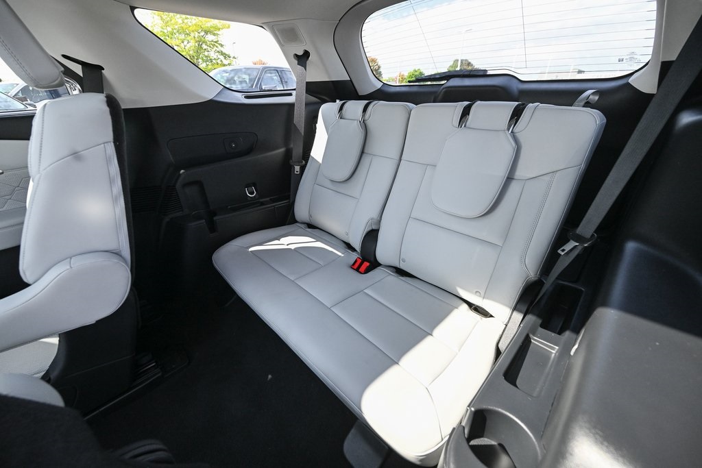 2025 Ford Explorer Platinum photo 22