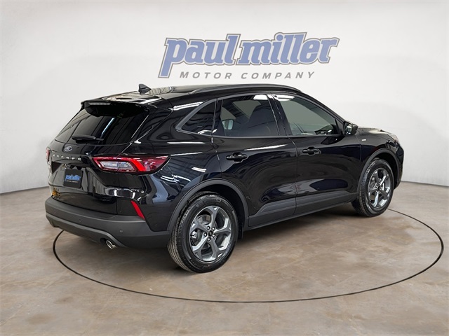 2025 Ford Escape ST-Line photo 4